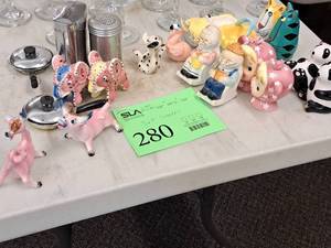 lot 280 image: Lot of (10 sets) Salt & Pepper Shakers