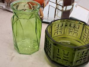 lot 451 image: Lot of (2) Glass Housewares - Vase, Bowl