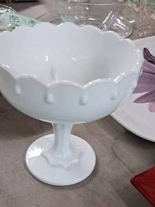 lot 460 image: 7-12 Milk White Glass Stem Dish
