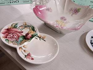 lot 474 image: Decorative Bowl and Serving Platter