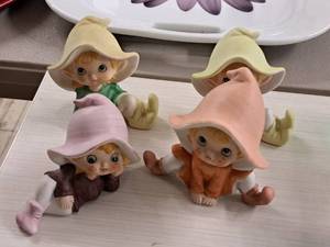 lot 481 image: Lot of (4) Decorative Figurines
