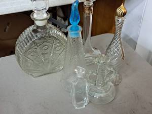 lot 482 image: Lot of (6) Assorted Glass Decanters