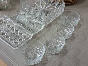 lot 484 image: Lot of (7) Assorted Glasswares - Serving Platters, Bowls