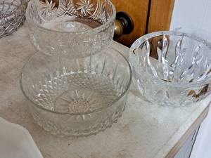 lot 490 image: Lot of (3) Glass Bowls
