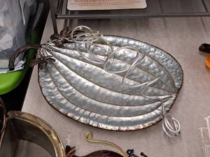 lot 525 image: Lot of (2) Metal Home Dcor - Pumpkin, Spiral