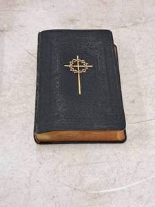 lot 532 image: Lot of (1) The New Testament Bible