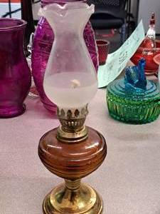 lot 536 image: Small Oil Lamp