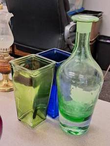 lot 542 image: Lot of (3) Assorted Glass Vases