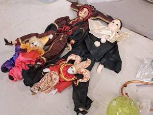 lot 548 image: Lot of (4) Assorted Clown Dolls
