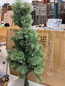 lot 553 image: 4 Christmas Tree with Stand