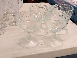 lot 555 image: Lot of (4) Glass Stem Bowls