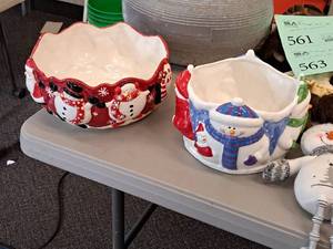 lot 562 image: Lot of (2) ChristmasSnowman theme Decorative Bowls