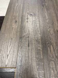 584 SF of Water Resistant Easy Install Laminate Flooring - 6 x48 x 10mm - E