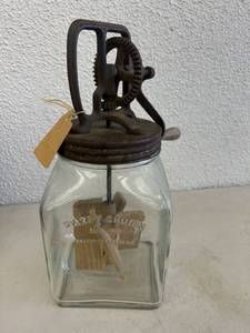 lot 2 image: Dazey Churn No 40