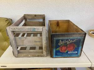 lot 36 image: Wood Boxes