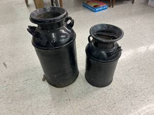 lot 41 image: Cream Cans