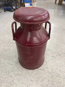 lot 42 image: Cream Can