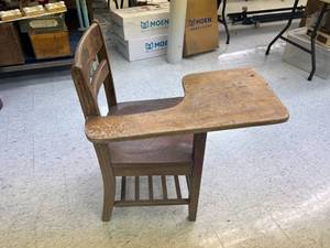 lot 43 image: Wood Childrens Desk