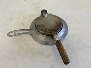 lot 50 image: Krumkake Iron
