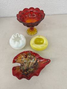 lot 61 image: Glass Decor