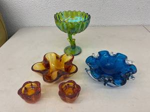 lot 64 image: Glass Servers