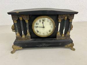 lot 87 image: Gilbert Clock