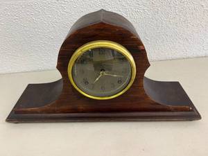 lot 90 image: Ingraham Mantle Clock