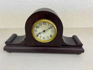 lot 92 image: Ingraham Mantle Clock