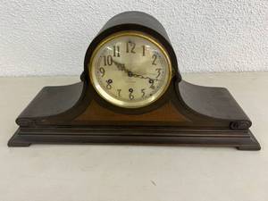 lot 97 image: Seth Thomas Mantle Clock