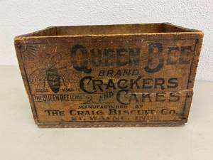 lot 119 image: Queen Bee Crackers & Cakes Wood Shipping Box
