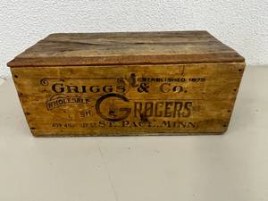 lot 120 image: Griggs & Co Grocers Wood Shipping Box