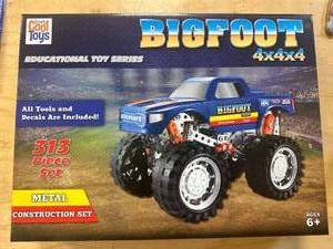 lot 74 image: Bigfoot 313pc Truck