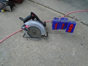 lot 119 image: Skilsaw. Used condition. Tested & works. As shown.