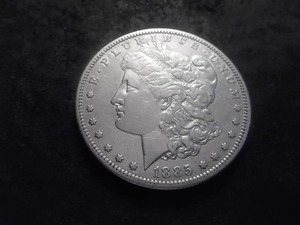 lot 32 image: 1885 S Morgan Silver Dollar