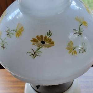 lot 26 image: Daisy Shade Cream Ceramic Table Lamp