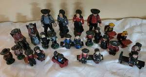 lot 191 image: Vintage Cast Iron Metal Amish Figurines