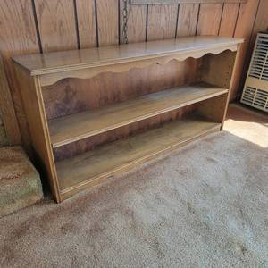lot 34 image: Low Profile 2 Shelf Maple Display Case