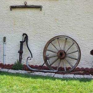 lot 81 image: Rustic Wooden Wagon Wheel  Yoke  Sleigh Runner