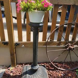 lot 84 image: Vintage Tall Iron Pedestal