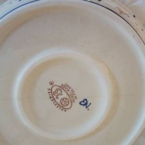 lot 50 image: Polish Boleslawiec 3 Piece Serving Dish Collection