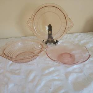 lot 102 image: Collection of Pink Depression Glass