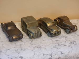 lot 117 image: Banthrico Coin Bank Cars  c