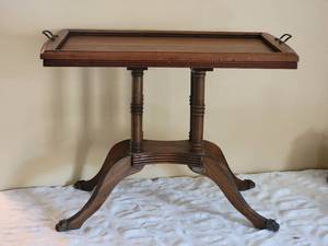 lot 35 image: Lions Paw Foot Bulters Tray Table