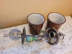 lot 66 image: Antique Beater Jars  2