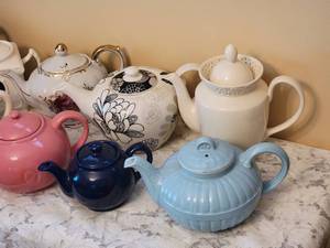 lot 132 image: Sweet Collection of 10 Teapots