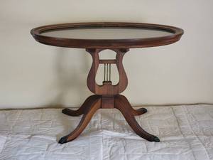 lot 37 image: Lyre Pedestal Base Side Table
