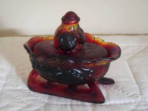 lot 130 image: Vintage Amberina Santa and Sleigh