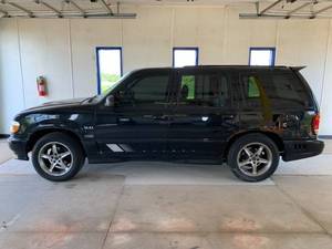 lot 105 image: 2000 Ford Explorer Saleen XP8 #15