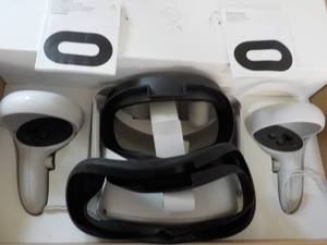 Oculus Quest 2 Power Cord is Missin...