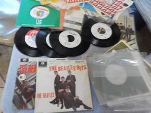 Beatles, 45s and Lots of Empty - 4...